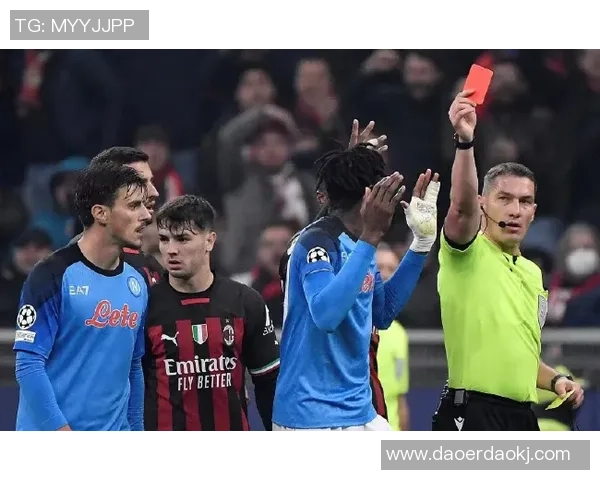 意甲激战：那不勒斯3-0战胜里昂红牌事件引发全场热议与十大精彩进球回顾