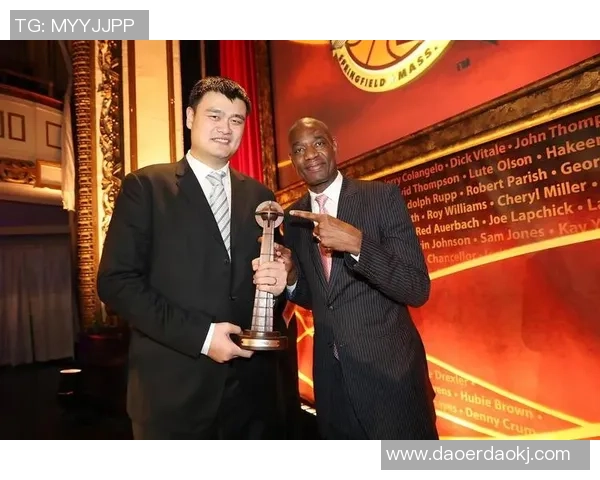 姚明与玉玲的传奇故事：从篮球场到人生舞台的精彩旅程