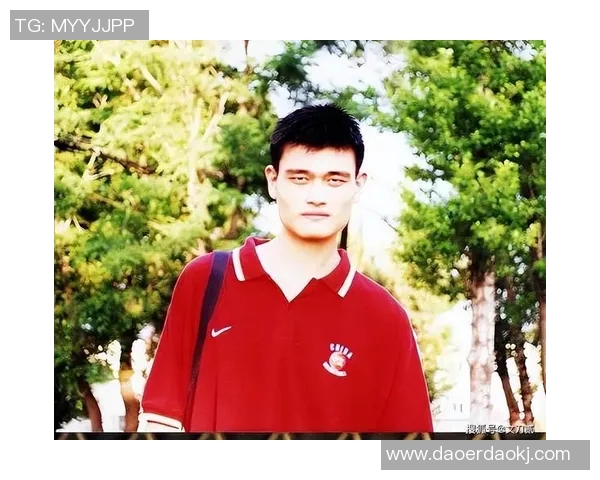 姚明课堂上亲自裁判引发热议学生们的篮球梦在他指导下起航