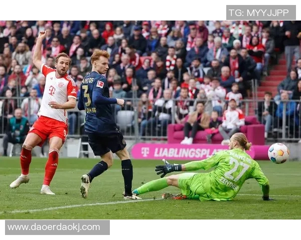 德甲激战:利物浦与拜仁战成平局乌龙球成比赛转折点