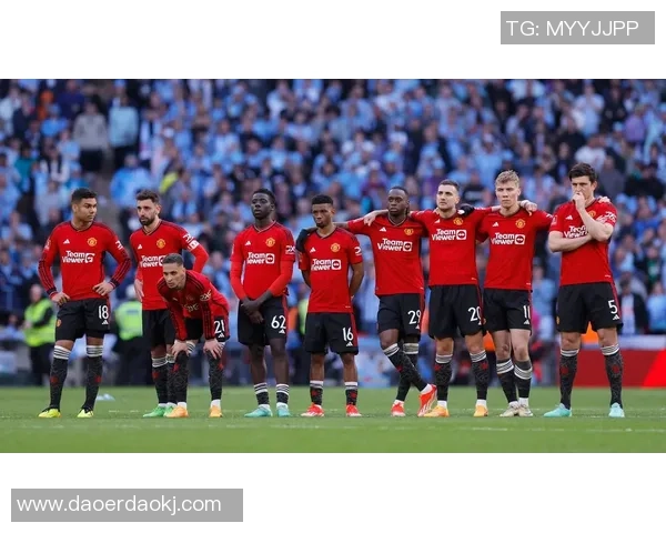 足总杯曼联大胜那不勒斯红牌事件引发全场热议与转会传闻